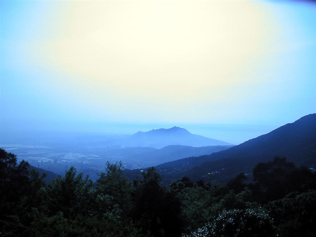 Blick vom Yangmingshan  Park auf Guanyinshan-Blau (Large)